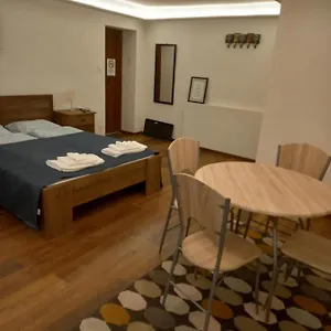 hi-bp-liszt-ferenc-square-studio-apartment.inbudapesthotels.com/
